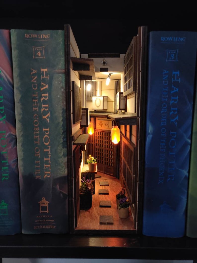 Old town Japan miniature diorama bookend booknook shelf insert image 0