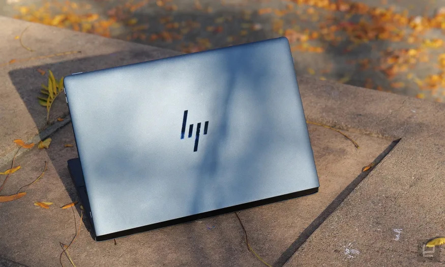 HP Spectre Fold review photos